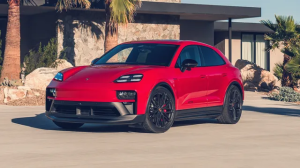 비슷한데 묘하게 끌린다…맥안 GTS 전기 시승에서 발견...