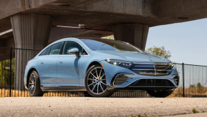 속도는 양보했지만 품격은 지켰다…EQS가 택한 의외의 ...